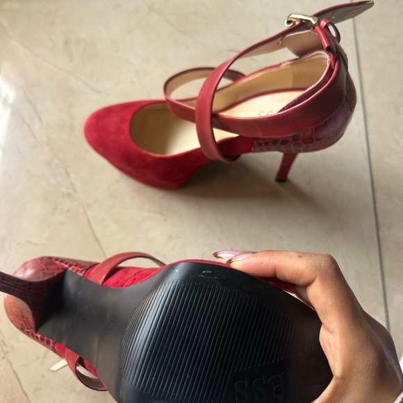 Guess red platform heels - Picture 3 of 4